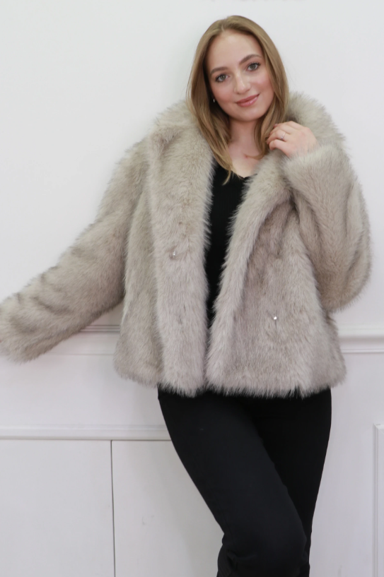 Luxury Faux Fur Jacket – Classic Short Style -Beige